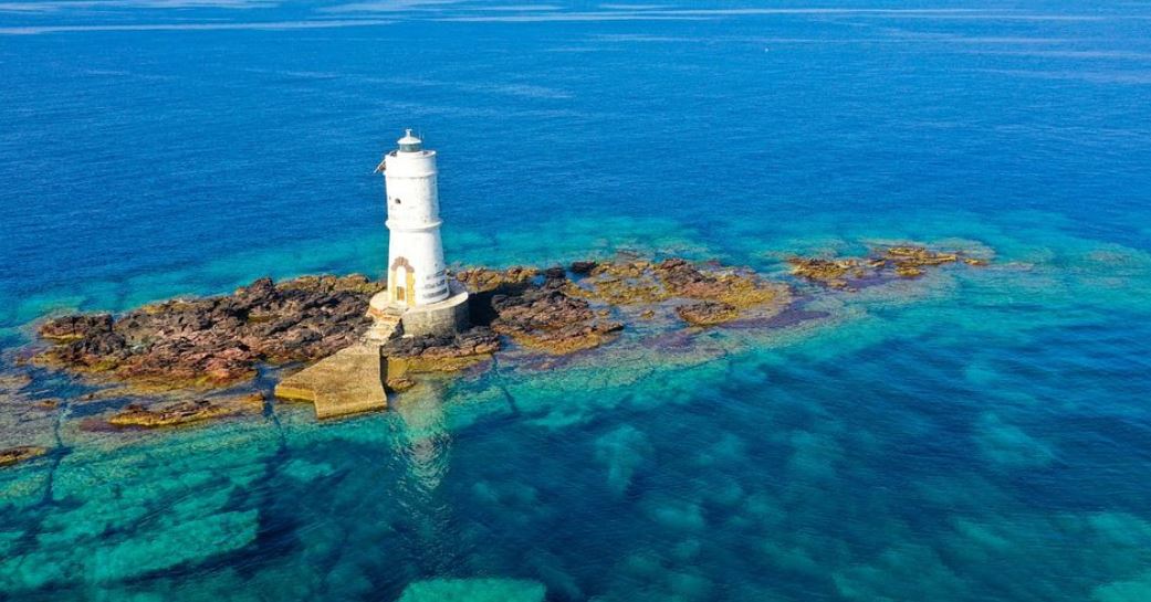 Faro di Mangiabarche 1